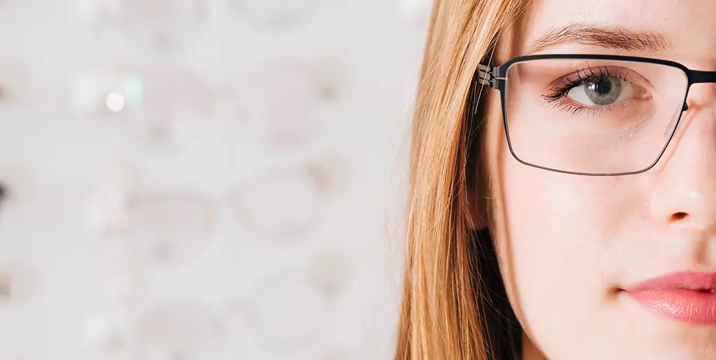 A Guide to Buy Electronic Glasses for Legally Blind and Visually Impaired